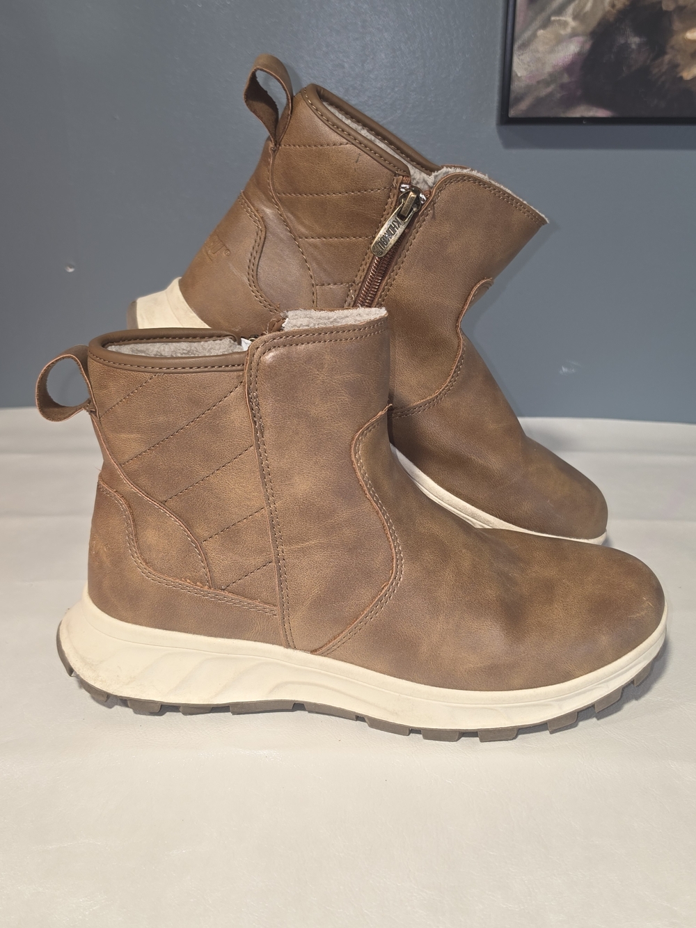 Khombu Women's Sienna Snow Ankle Boot Faux Brown Leather Side Zip Women's Size 8